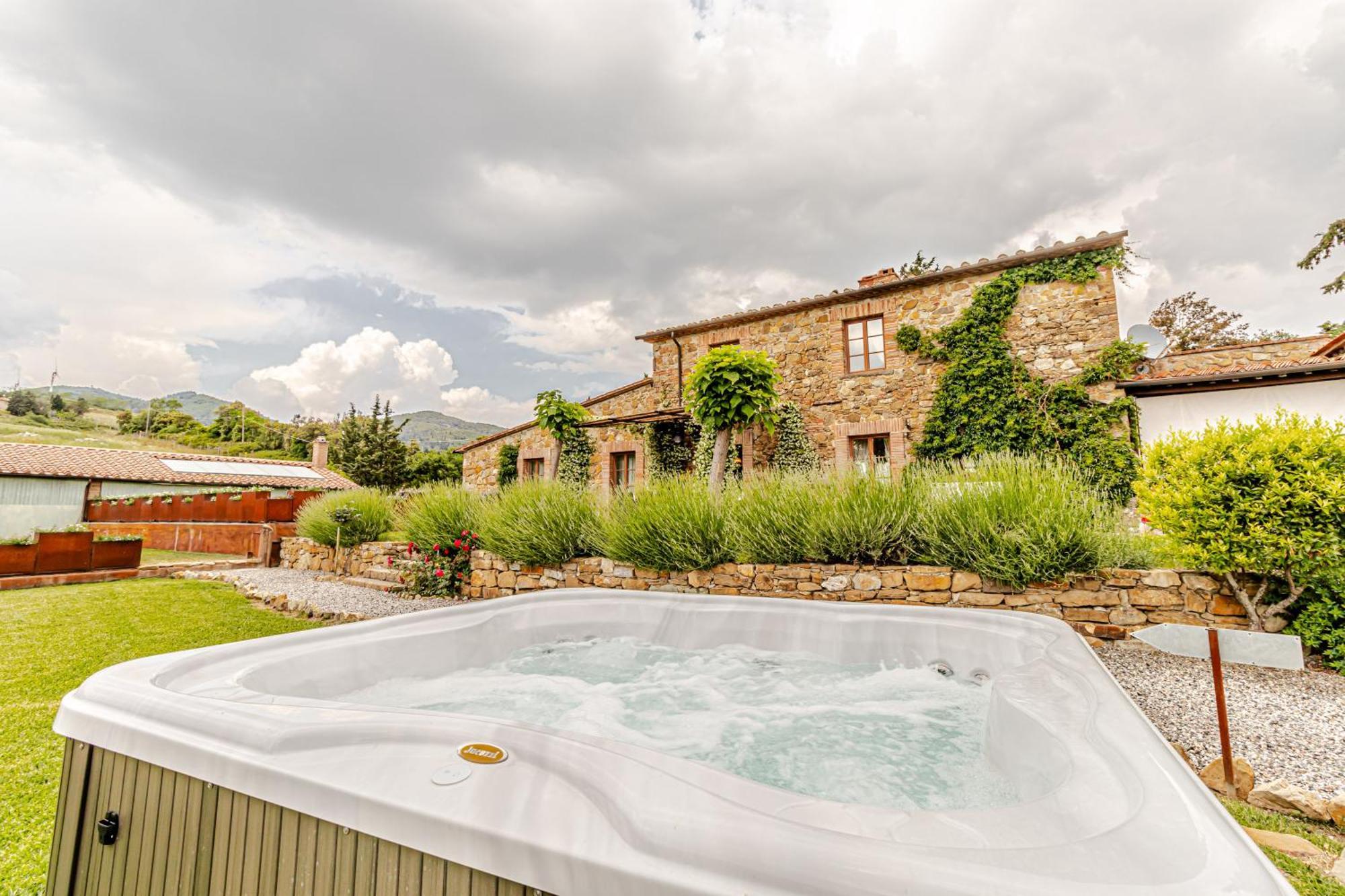 Chateau La Siroque Montecatini Val di Cecina Exterior photo